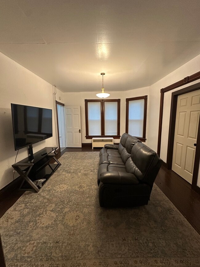 Downstairs Apartment- Living Room
