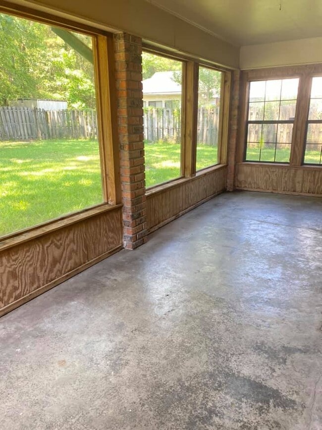 Photo - 1215 Port Arthur Terrace