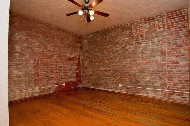 Photo - Market 103 Unidad M 103