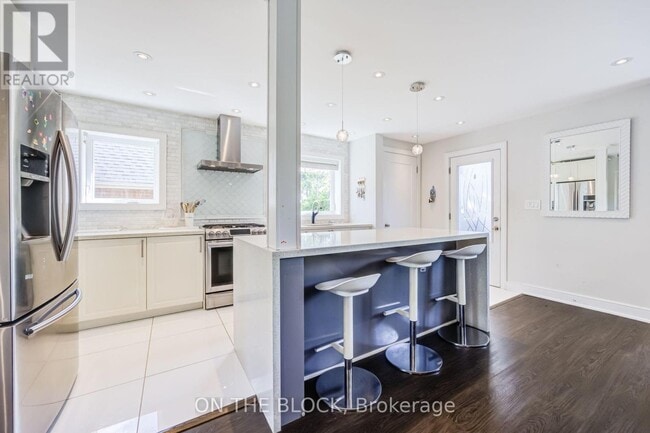 122 Allenby Ave