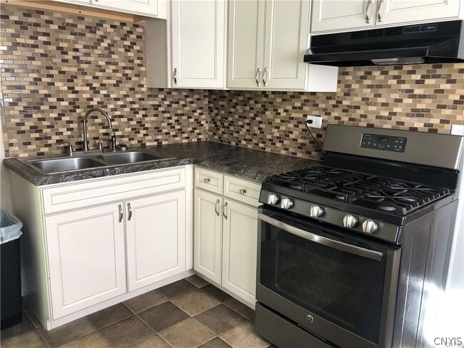 Photo - 947 Wadsworth St