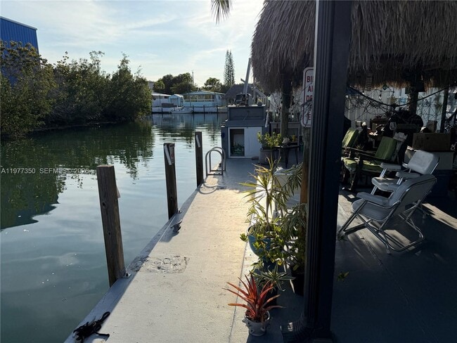 Photo - 212 Orchid St