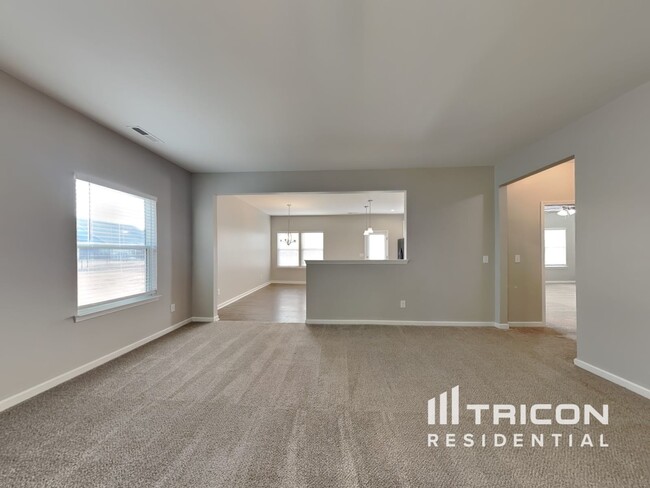 Photo - 120 Canada Dr