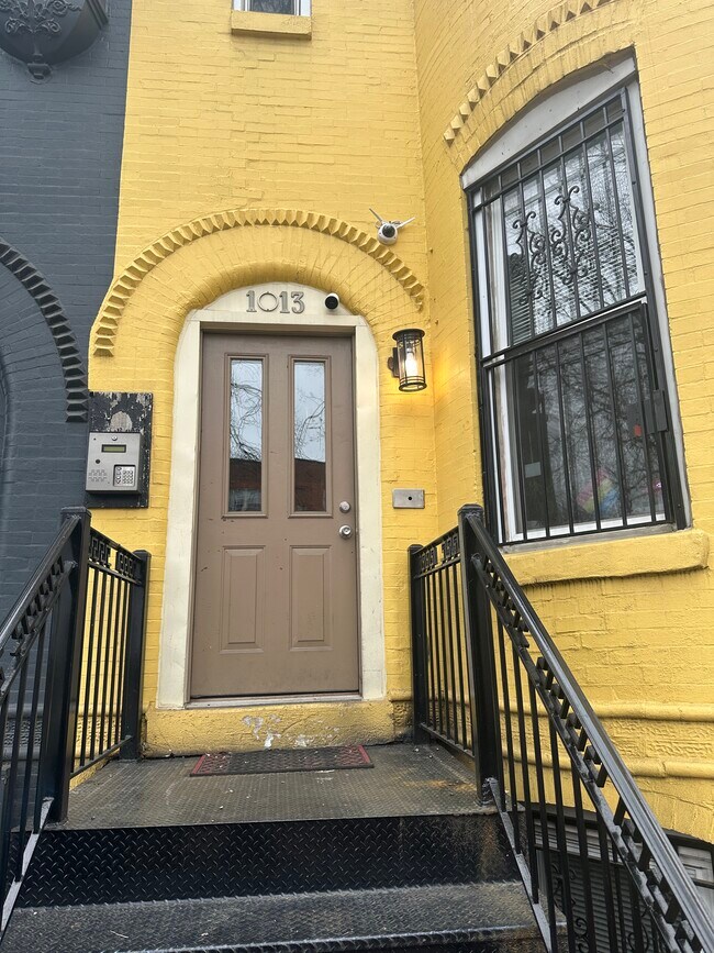 Photo - 1013 P St NW Unit AptC