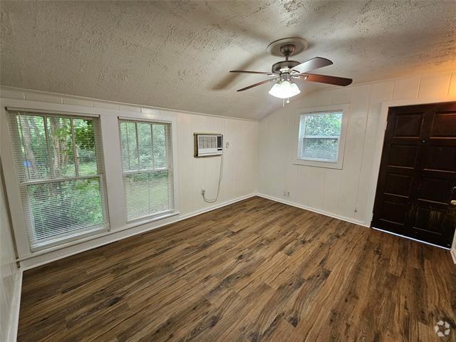 Building Photo - 717 Fulton St Rental