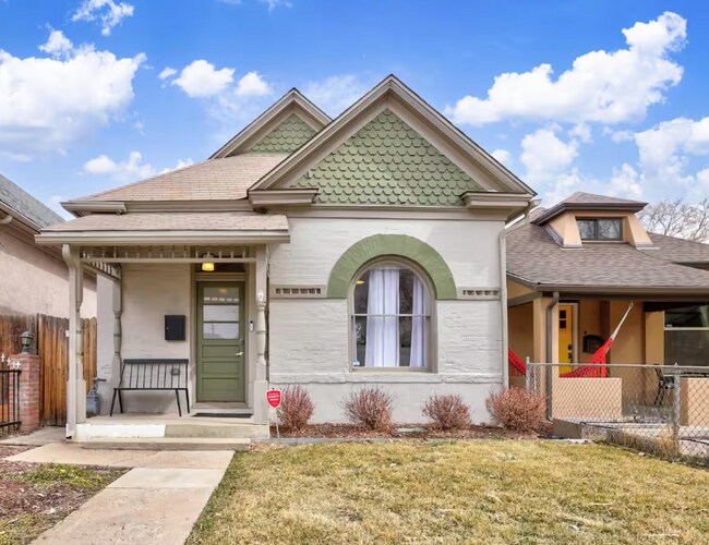 Building Photo - Charming 2-Bedroom, 2-Bath Single-Family Home
