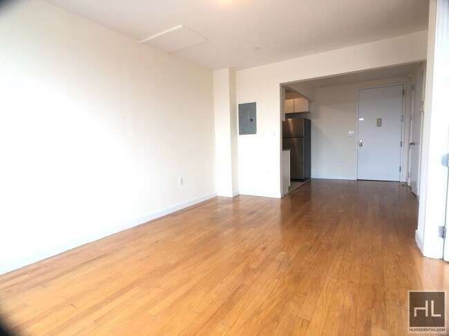 Building Photo - METROPOLITAN AVENUE Unit 404 Rental