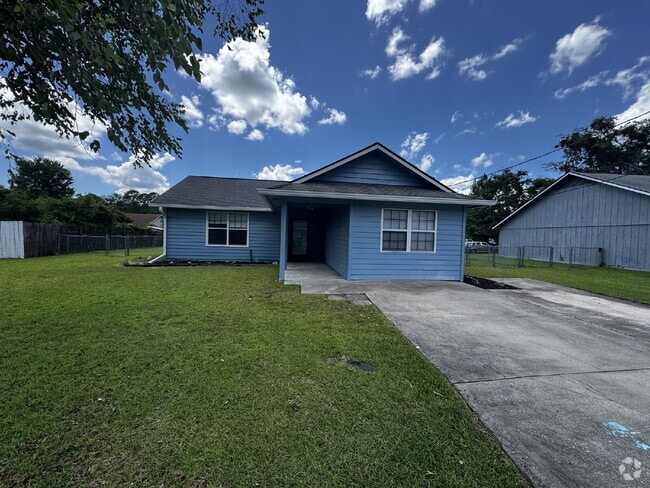 Building Photo - House for Rent