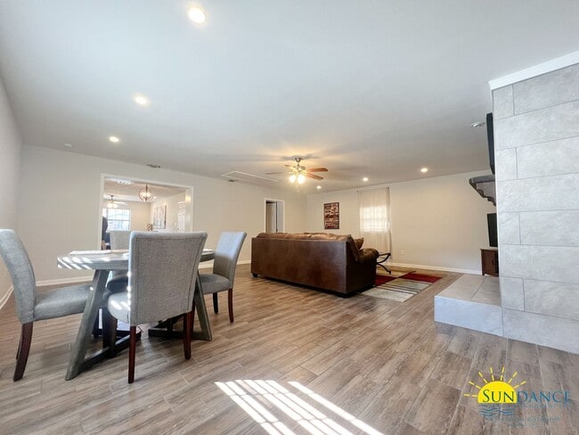 Photo - Gorgeous 3 Bedroom Home in Shalimar!