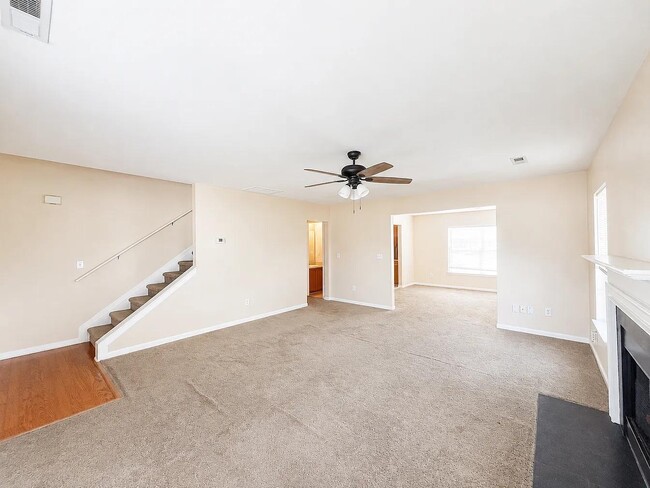 Photo - 14 Bates Lake Ct