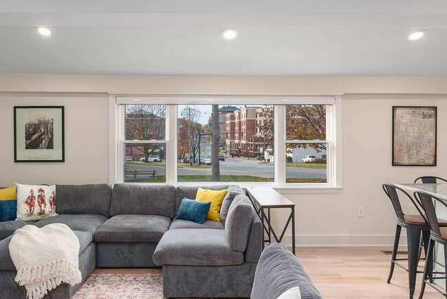 Building Photo - 70 Lake Ave Unit SI ID1302140P