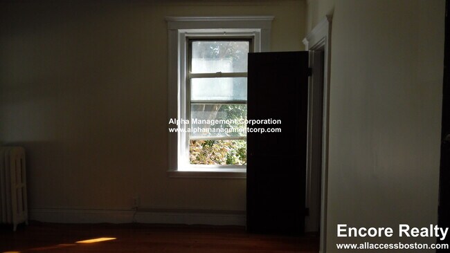 Photo - 90 Maple St Unit 4