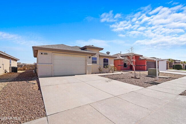 Photo - 2404 Escape Point St