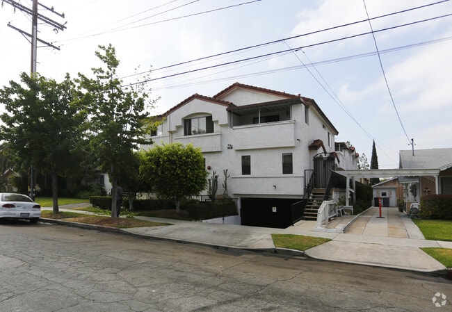 Building Photo - 714 E Elk Ave Rental