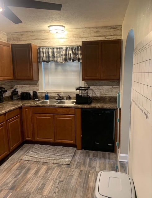 Photo - 2004 Oak Ave