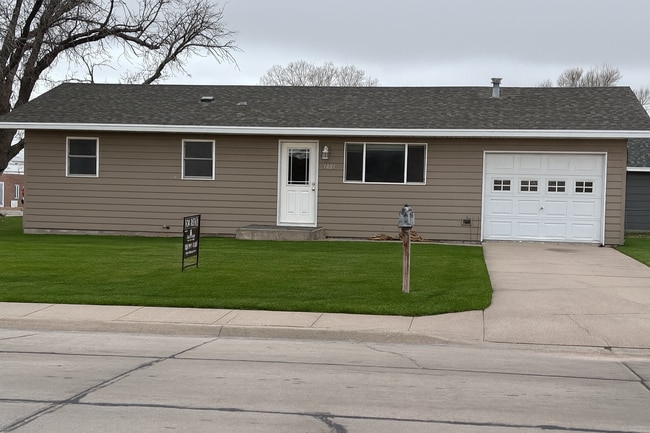 Building Photo - 1001 M St