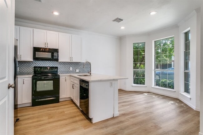 1013 Rodin Ln
