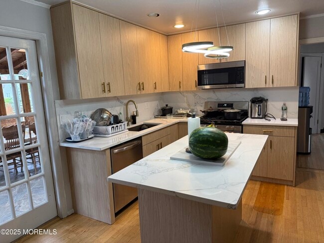 Photo - 241 Cliftwood Rd
