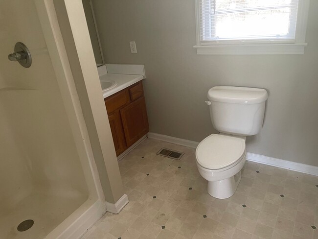 Photo - 515 Lee Rd 852