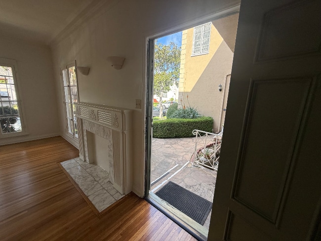 Photo - 1062 Masselin Ave Unidad 1062