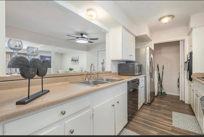 2135 Fleur de Lis Ct