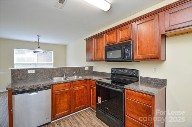 Photo - 6754 Sequoia Hills Dr