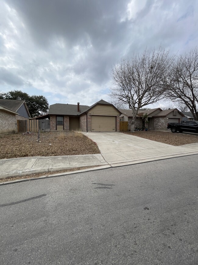 Building Photo - 2730 Mud Lake Dr