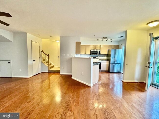 Photo - 4971 Clarendon Terrace