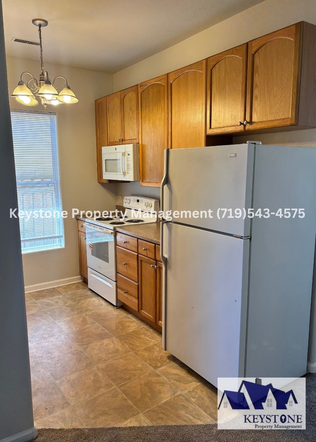 Photo - Near Parkview Hospital 3 Bed, 1 Bath Home W/D, Dishwasher Included $1600/$1600