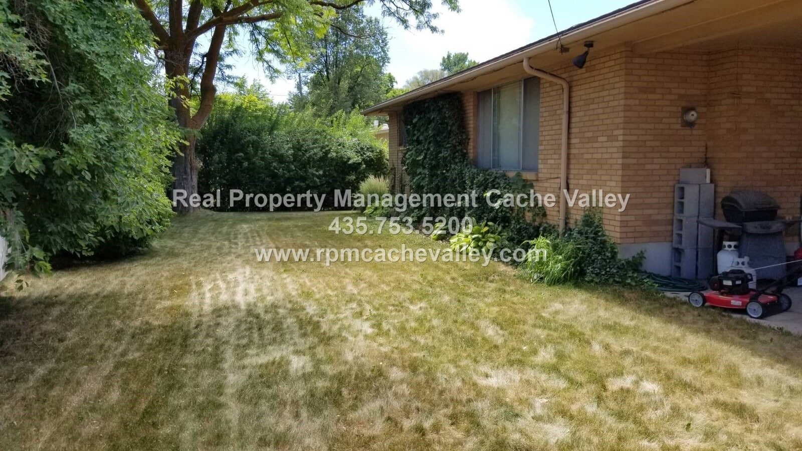 4 bedroom home that is pet friendly! Available in May! - 4 bedroom home that is pet friendly! Available in May!