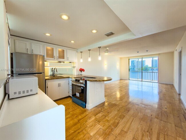 Photo - 2861 Leonard Dr Unidad F503