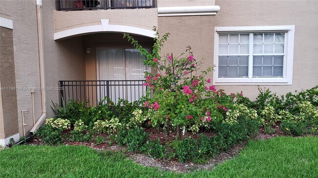 Photo - 11631 SW 2nd St Unidad 20103 Rental