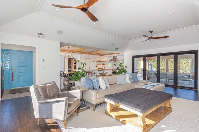 Photo - 89 Pantigo Rd