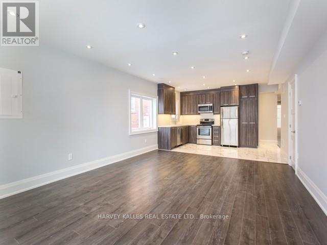 Photo - 989 Avenue Rd
