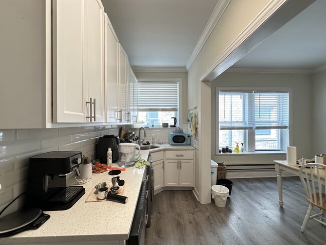 Photo - 327 Kedzie St Unit 3