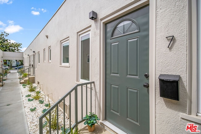 Photo - 1217 9th St Unit 7