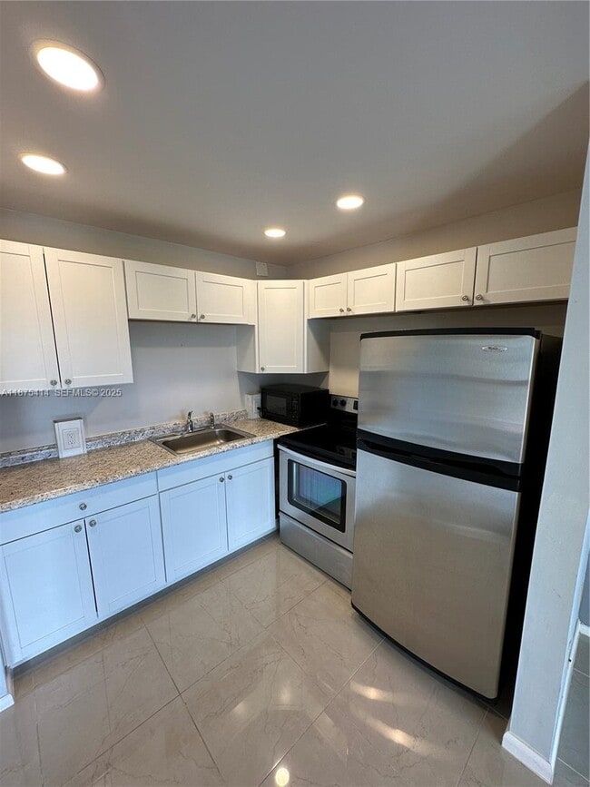 Building Photo - 37 Brighton A Unit 37