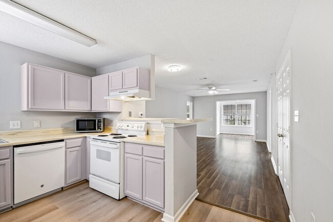 Photo - University Woods Retreat: 4 BR/4 Bath minu...