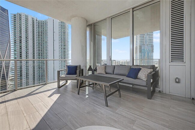 851 NE 1st Ave Unit 3301