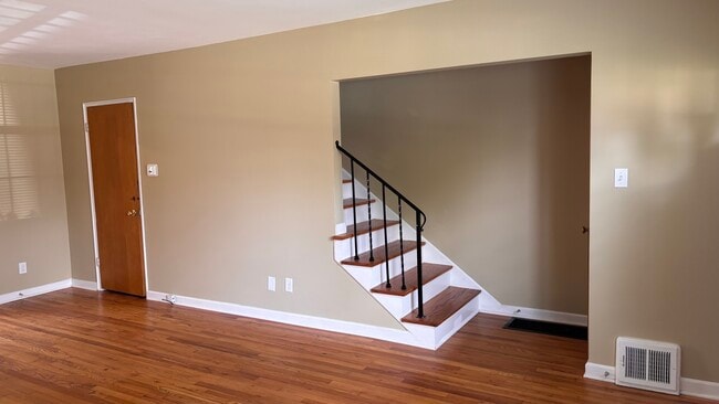 Photo - 1481 W 7th Ave