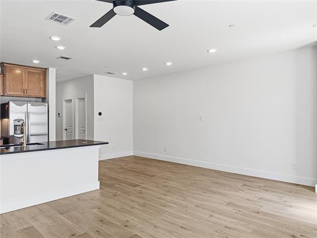 Photo - 2541 Huxley Mews