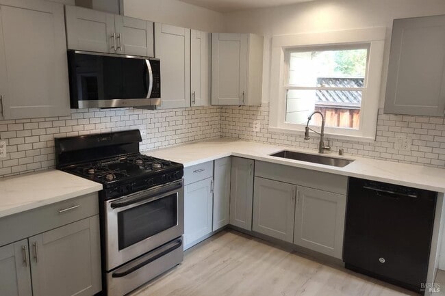 Photo - 829 Hunt Ave