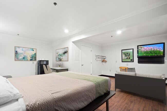 Photo - ONTARIO EXTENDED STAY LODGING WITH ALL UTI...