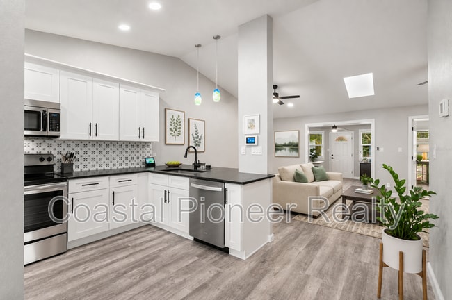 Photo - 124 Anclote Rd