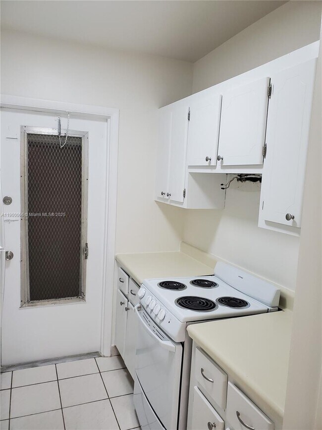 Photo - 1420 Atlantic Shores Blvd Unidad 324