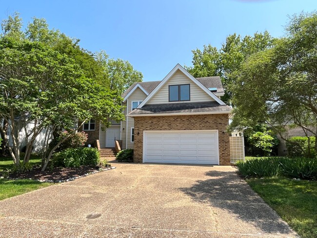 Beautiful 4 bedroom, 2.5 bathroom house on... - Beautiful 4 bedroom, 2.5 bathroom house on...