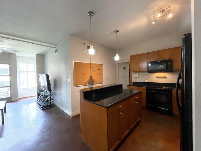 Photo - 711 W 26th St Condo Unit 510