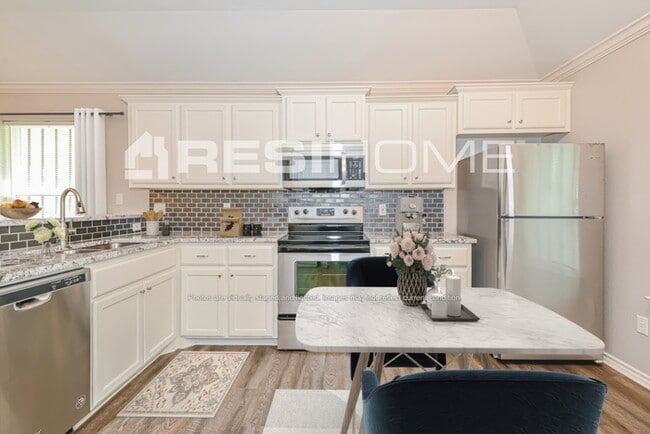 Photo - 2513 Kirkley St