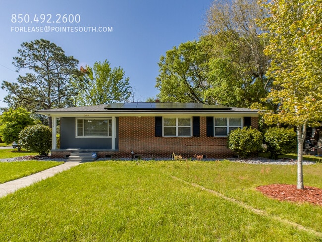 Building Photo - 1102 E Texar Dr