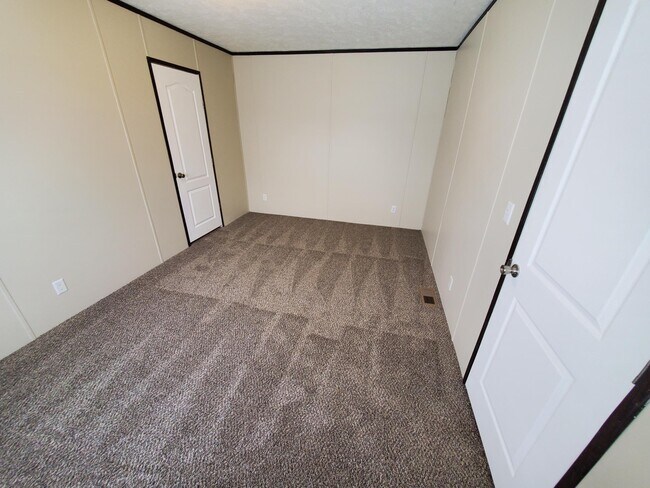 Photo - 2 Meadowlark Dr